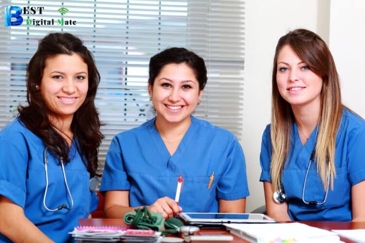 Why it is beneficial to study online to become a nurse practitioner